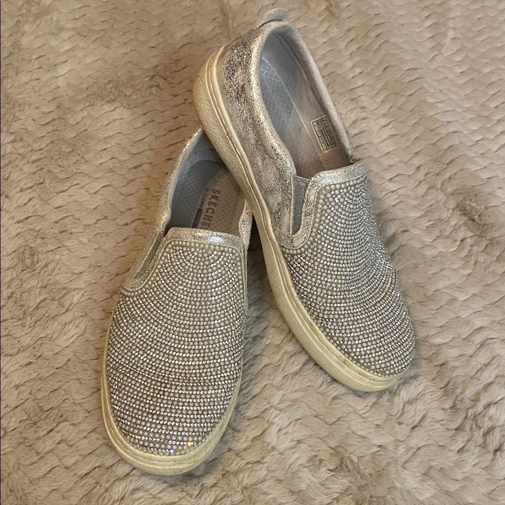 🌸 Skechers Goldie Diamond Darling women's slip-on sneakers with rhinestones